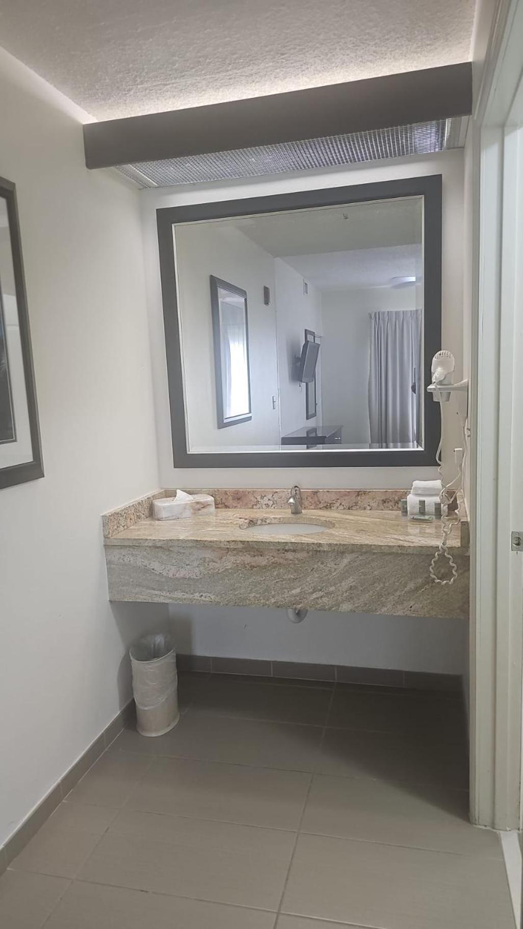 Montreal Suites Orlando Eksteriør bilde